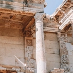 Древние игральные кости и археологические находки азартных игр