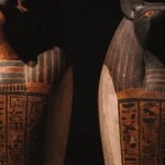 Палеонтологические находки древних игровых костей и артефактов