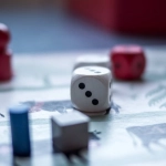 Древние игральные кости и эволюция азартных игр через века